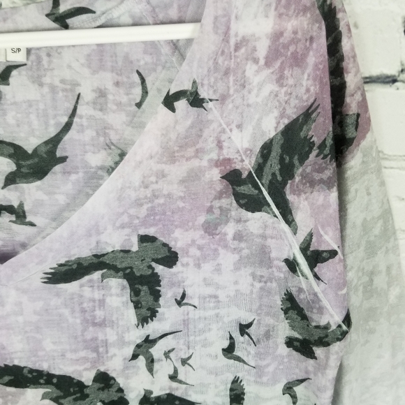 REVOLUTION | burnout bird design v-neck top - Picture 6 of 6